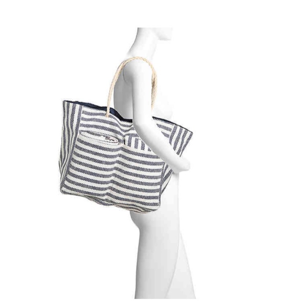 DSW Beach Day Tote With Pillow and Mat - Picture 4 of 8